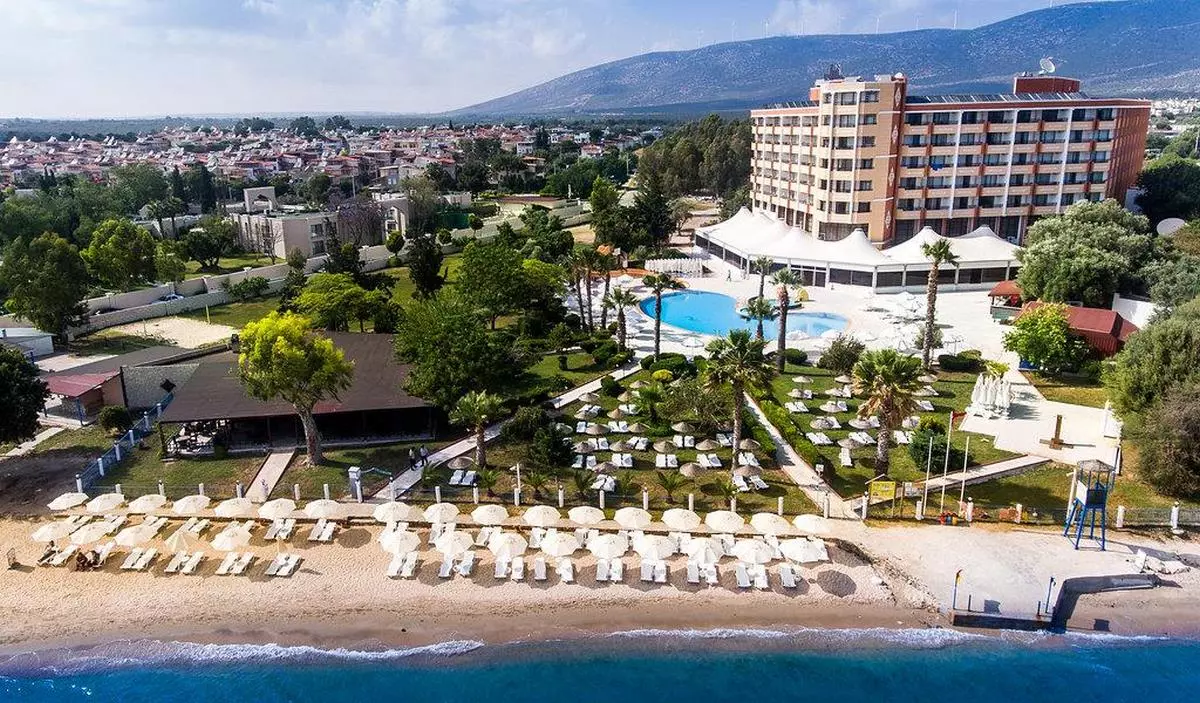 158901144 (Copy).jpg